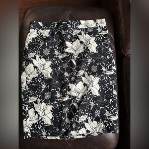 J. Crew pencil skirt size 2 in cream and black